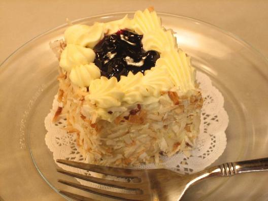 Blueberry Square - Tranche Cakes Category Blueberry Square - Tranche Cakes Category